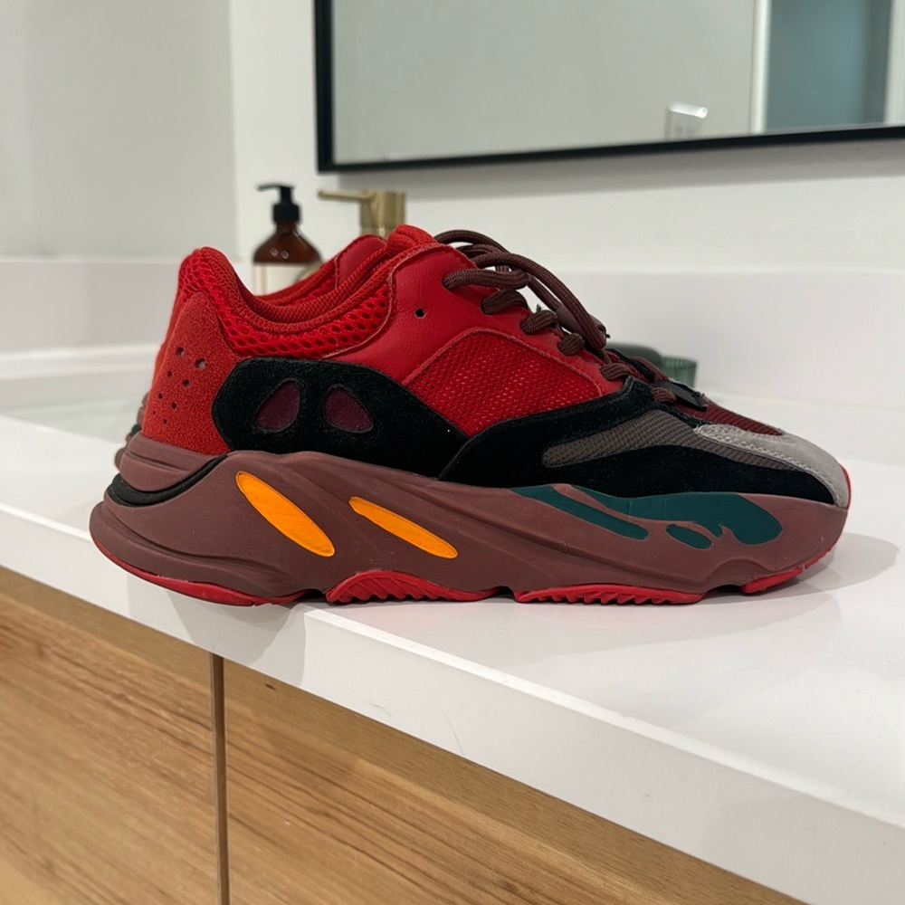 adidas Yeezy Boost 700